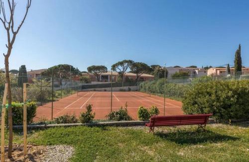 Sainte-Maxime Ski Chalet | Apt in Sainte-Maxime swimming pool and tennis