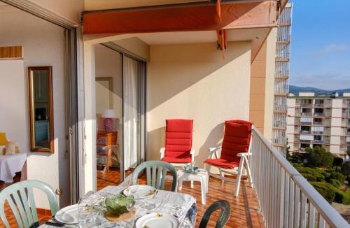 Sainte-Maxime Ski Chalet | Apt in Sainte-Maxime swimming pool and tennis