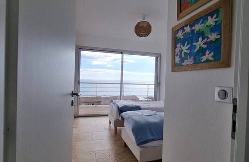 Tizzano House | Architect-designed house 8 - 10 people beach & pool 5 bedrooms 4 bathrooms