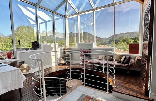 Urrugne Villa | Architect-designed house with swimming pool 10 minutes from St Jean de Luz