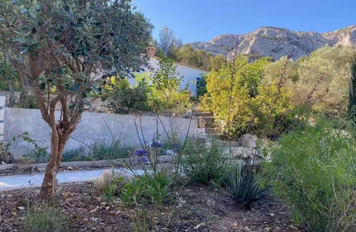 Montredon House | Architect-designed villa set against the Parc des Calanques