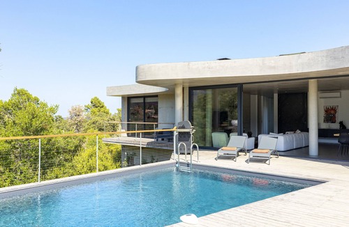 Sotta Villa | ARCHITECT-DESIGNED VILLA WITH POOL