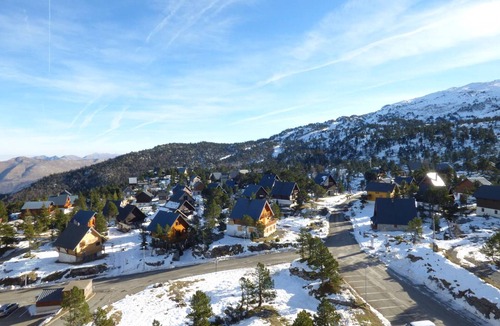 Arette Apartment | Arette: Large studio for 6 near slopes, parking, dishwasher