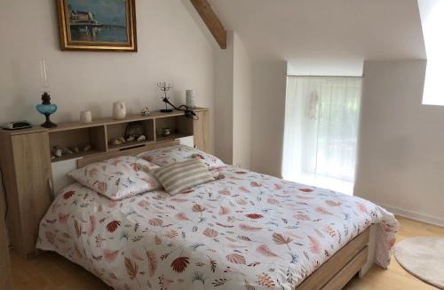 Cruguel House | At Home