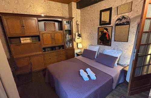 Bourdeilles House | Au Pied du Chateau
