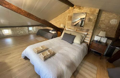 Bourdeilles House | Au Pied du Chateau