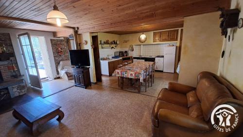 Saint-Pierre-de-Trivisy House | Au pré vert