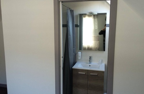 Orcival Hotel | Auberge Le Cantou