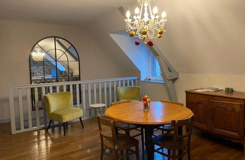 Pontmain Apartment | Auprès de mon arbre