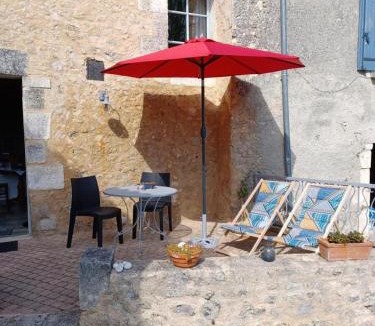 Bertric-Buree House | Auralite - le triangle d'emeraude