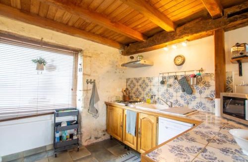 Bertric-Buree House | Auralite - le triangle d'emeraude