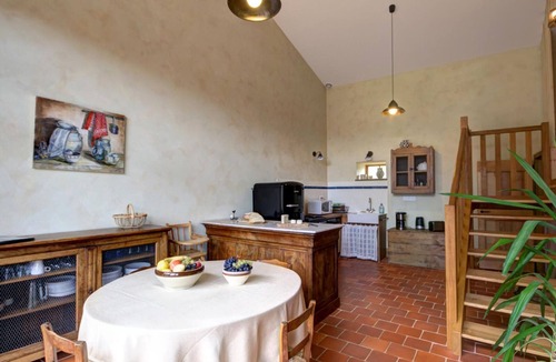 Saint-Just-la-Pendue Cottage | Authentic cottage for 12 with terrace in countryside