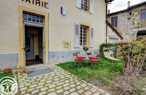 Sainte-Croix-en-Jarez Cottage | Authentic cottage in Pilat Park, pets allowed
