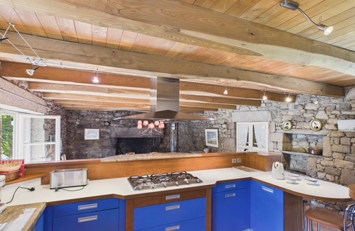 Landeda House | Authentic house for 11, close to the beach