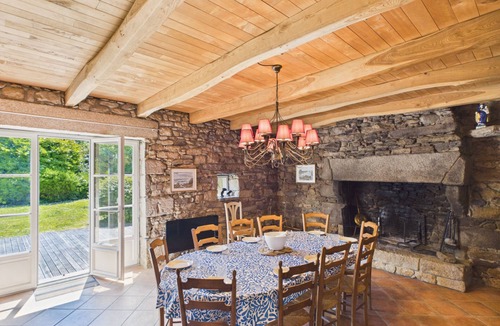 Landeda House | Authentic house for 11, close to the beach