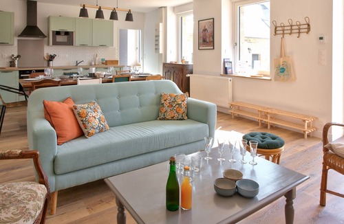 Plovan House | Authentic longhouse with park for 10 guests - bbq
