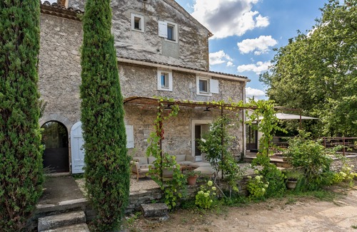 Lacoste House | Authentic Provencal farmhouse in Lacoste