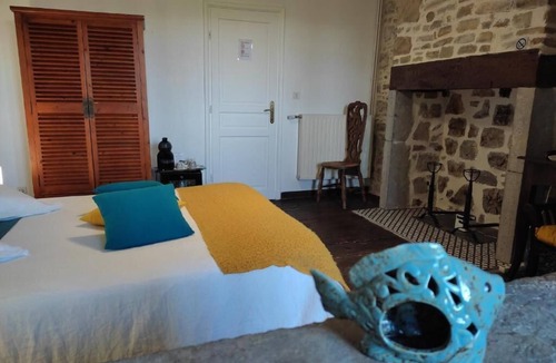 Oloron-Sainte-Marie Bed & Breakfast | Authentic Suite - PATRIMOINE