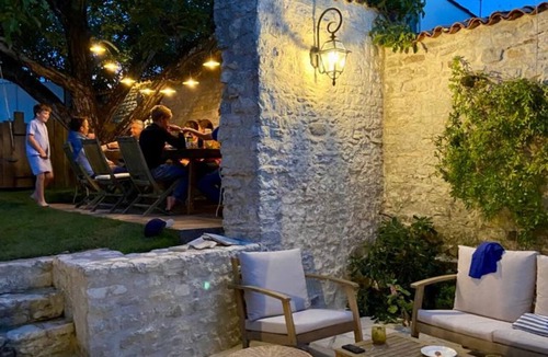 La Flotte House | Authentic villa in an unspoilt village