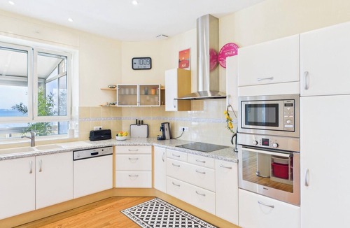Concarneau Ski Chalet | -AVEL DRO- Belle maison familiale vue mer corniche