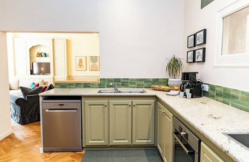 Avignon City Centre Apartment | Avignon Centre Historique/3chambres/2 Salles Bain/Clim/200m Palais des Papes