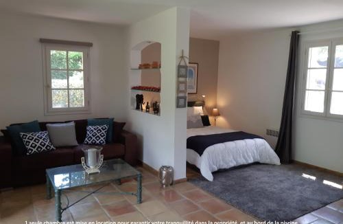 Tourrettes Bed & Breakfast | B&B Charming suite and pool in Provence