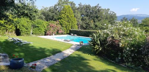 Tourrettes Bed & Breakfast | B&B Charming suite and pool in Provence