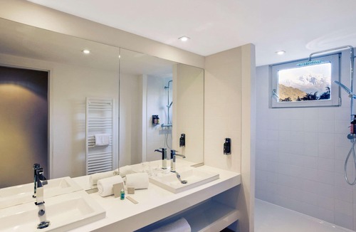Brides-les-Bains Hotel | B&B HOME Brides-Les-Bains Les 3 Vallées