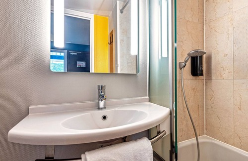 Quimper Hotel | B&B HOTEL Quimper Nord Douarnenez