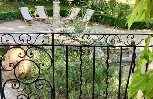 Gemenos Bed & Breakfast | B&B Maison d'Hôtes - Château de Jouques