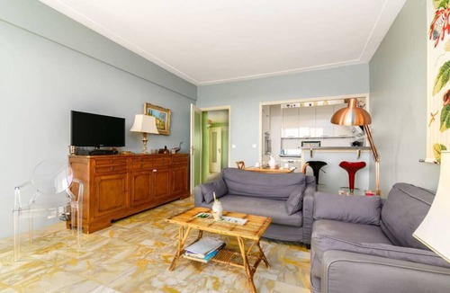 Cap-d'Antibes Apartment | Bagatelle apartment with a private beach