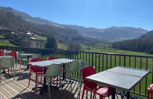 Le Falgoux Hotel | bar hotel restaurant des voyageurs