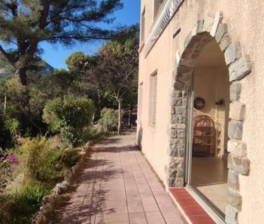 Le Revest-les-Eaux Apartment | Bas de Villa T3 - Calme et Vue Panoramique