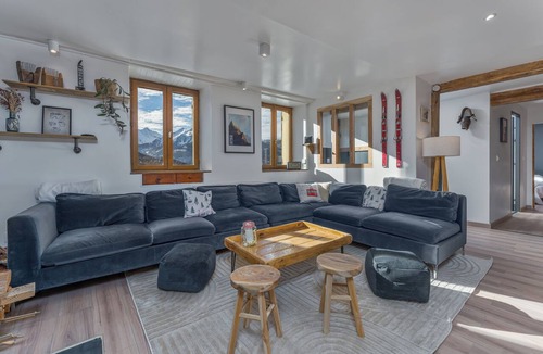 Les Orres Ski Chalet | Base Camp - Exceptional Retreat 16 people -