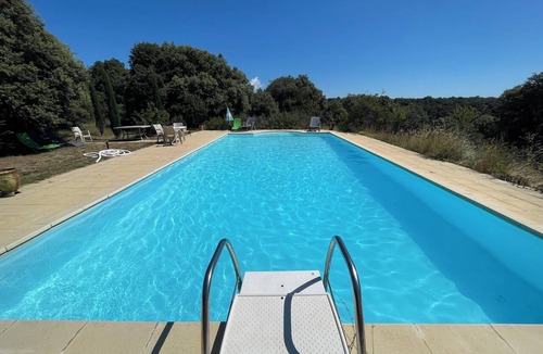 Buoux House | Bastide Provençale facing the Grand Luberon
