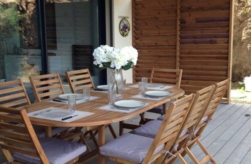 Propriano Apartment | Beachfront apartment with private garden