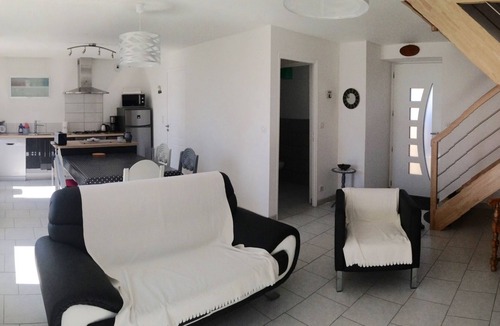 Saint-Guenole Apartment | Beachfront duplex rental
