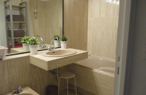 California - Pezou Apartment | Beausejour One Bedroom Apartment