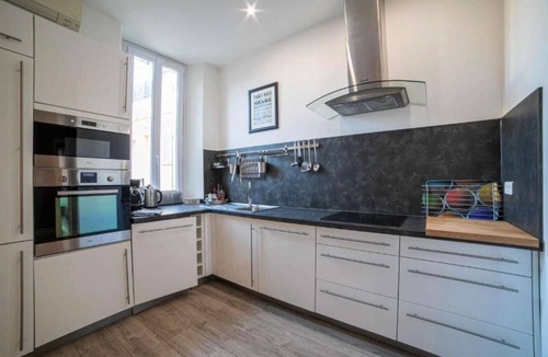 Le Suquet Apartment | Beautiful 120m2 Flat in bourgeois building with terrace