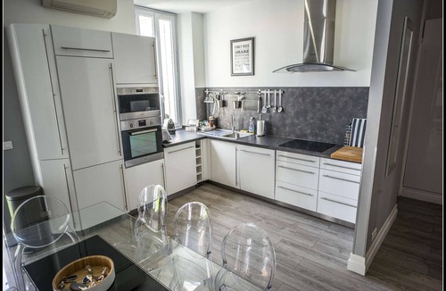 Le Suquet Apartment | Beautiful 120m2 Flat in bourgeois building with terrace