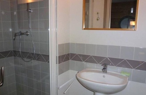 Sers Apartment | Beautiful 7-bed apartment with garage
