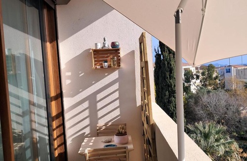 Hyeres City Centre Apartment | Beautiful air-conditioned apartment with balcony