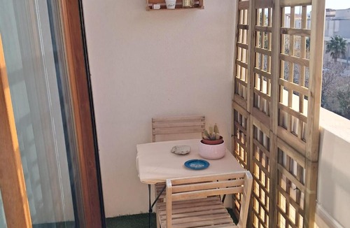 Hyeres City Centre Apartment | Beautiful air-conditioned apartment with balcony