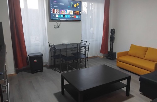 Lambezellec Apartment | Beautiful Brest Kérinou apartment refurbished