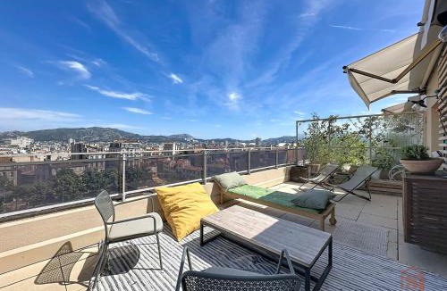 Thiers Apartment | Beautiful, bright apartment - Place Jean-Jaures