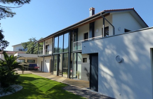 Soorts-Hossegor Villa | Beautiful contemporary villa between lake and ocean. Free wifi.