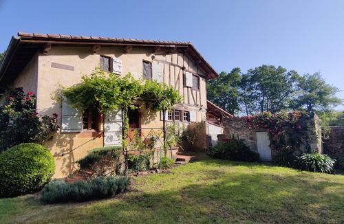 Labastide-dArmagnac House | Beautiful Gascon home with private pool close to medieval bastide