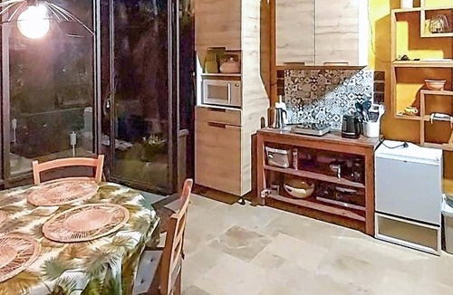 Carpentras House | Beautiful home in Carpentras with WiFi