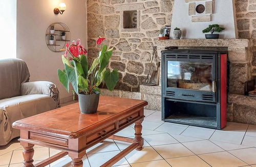 Pluvigner House | Beautiful home in Pluvigner with WiFi