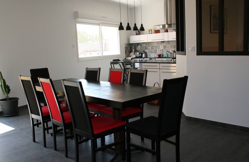 La Gare Apartment | Beautiful loft style apartment downtown Perpignan
